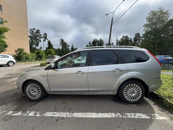 2008 Ford Focus II Рестайлинг, серебристый, 535000 рублей - вид 2