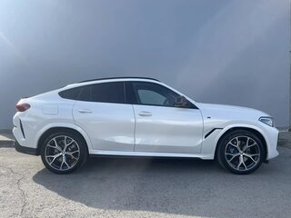 2021 BMW X6 40i III (G06), белый, 8840000 рублей, вид 4