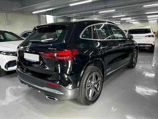 2025 Mercedes-Benz GLA 250 II (H247) Рестайлинг, чёрный, 7392000 рублей, вид 2