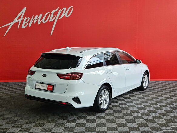 2021 Kia Ceed III, белый, 2170000 рублей - вид 5