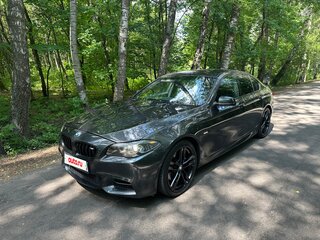 2013 BMW 5 серии M550d xDrive VI (F10/F11/F07), серый, 2600000 рублей, вид 1