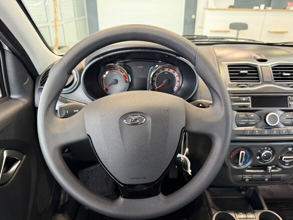 2026 Lada (ВАЗ) Granta Cross I Рестайлинг, белый, 1196000 рублей - вид 12