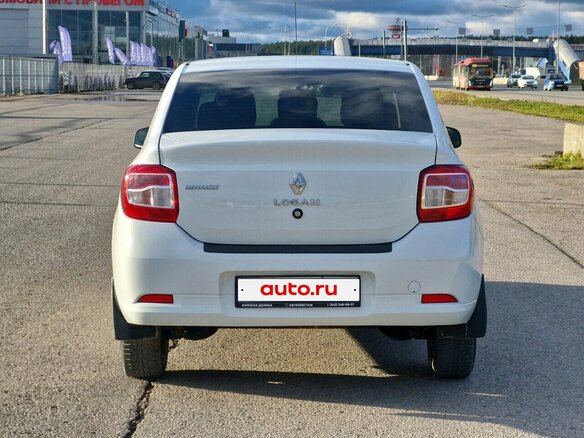 2018 Renault Logan II Рестайлинг, белый, 699000 рублей - вид 3