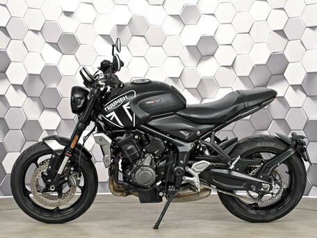 2022 Triumph Trident 660, чёрный, 797000 рублей, вид 4