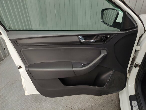 2019 Skoda Rapid I Рестайлинг, белый, 1049000 рублей - вид 13