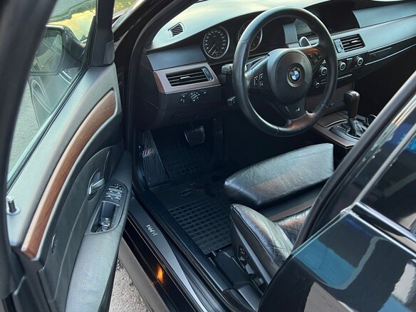 2005 BMW 5 серии 530d V (E60/E61), чёрный, 2150000 рублей - вид 13