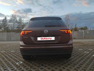 2020 Volkswagen Tiguan II, коричневый, 2550000 рублей, вид 2