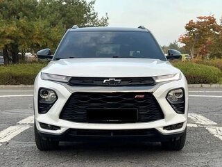 2022 Chevrolet TrailBlazer III, чёрный, 2208000 рублей, вид 2