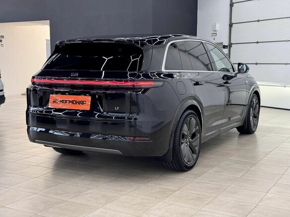 2024 Li Auto (Lixiang) L7 52.3 kWh I Рестайлинг, чёрный, 7900000 рублей - вид 3
