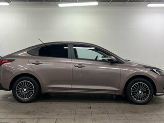 2020 Hyundai Solaris II Рестайлинг, коричневый, 1420000 рублей, вид 4