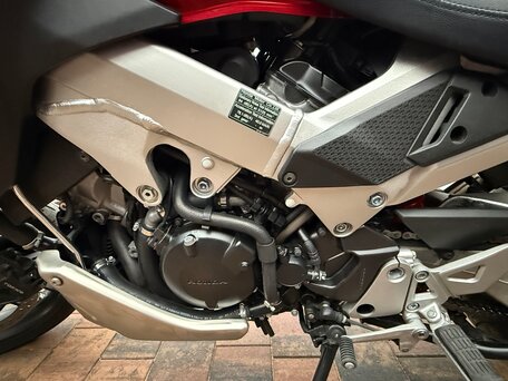 2018 Honda VFR 800X (Crossrunner), красный, 750000 рублей, вид 4