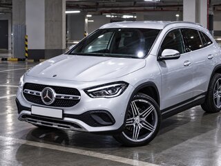 2020 Mercedes-Benz GLA 200 II (H247), серый, 2900000 рублей, вид 2