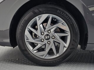 2023 Hyundai Avante VII Рестайлинг, серый, 1586040 рублей, вид 5