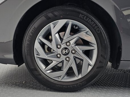 2023 Hyundai Avante VII Рестайлинг, серый, 1586040 рублей, вид 5