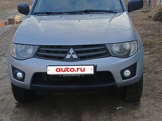 2011 Mitsubishi L200 IV, серебристый, 1300000 рублей, вид 2