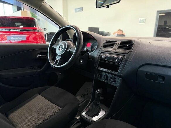 2011 Volkswagen Polo V, серебристый, 830000 рублей - вид 11