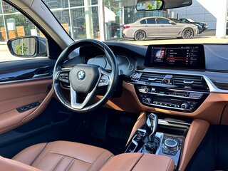 2020 BMW 5 серии 520d VII (G30/G31/G38) Рестайлинг, серый, 4500000 рублей, вид 2