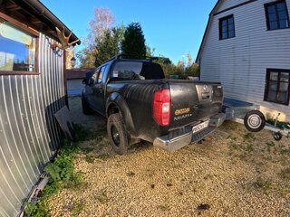 2008 Nissan Navara (Frontier) III (D40), чёрный, 870000 рублей, вид 3