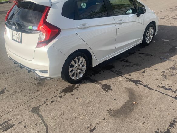 2019 Honda Fit III Рестайлинг, белый, 1275000 рублей - вид 5