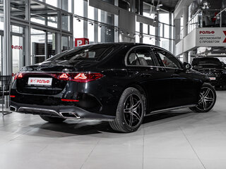 2025 Mercedes-Benz E-Класс 300 VI (W214, S214), чёрный, 9150000 рублей, вид 5