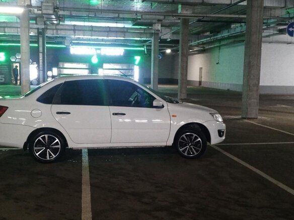 2016 Lada (ВАЗ) Granta I, белый, 430000 рублей - вид 2