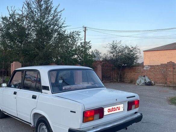 1998 Lada (ВАЗ) 2105, белый, 175000 рублей - вид 1
