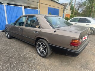 1988 Mercedes-Benz W124 250, коричневый, 280000 рублей, вид 4