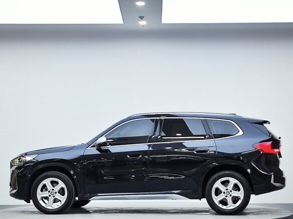2023 BMW X1 Long 20Li sDrive III (U11/U12), чёрный, 3015000 рублей - вид 4