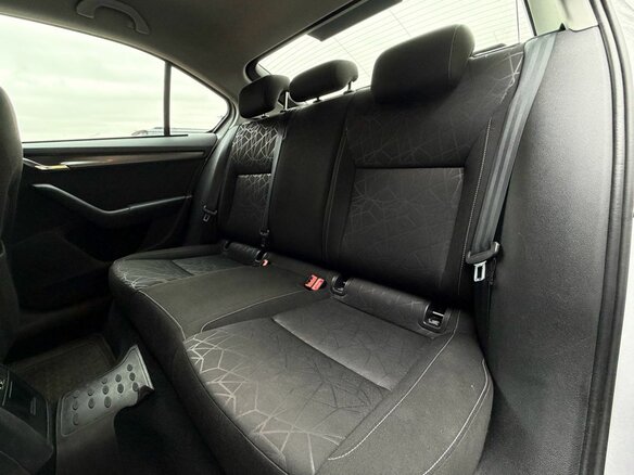 2019 Skoda Octavia III (A7) Рестайлинг, серебристый, 2039900 рублей - вид 30