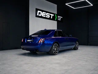 2026 Rolls-Royce Ghost Black Badge II Рестайлинг (Series II), синий, 64500000 рублей, вид 4