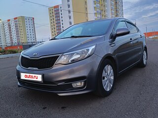 2015 Kia Rio III Рестайлинг, серый, 990000 рублей, вид 3