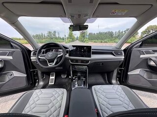 2023 Volkswagen Tayron I Рестайлинг, чёрный, 1745000 рублей, вид 3
