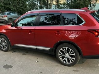 2018 Mitsubishi Outlander III Рестайлинг 2, красный, 2000000 рублей, вид 3