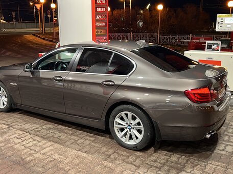 2013 BMW 5 серии 528i xDrive VI (F10/F11/F07), коричневый, 1750000 рублей, вид 5