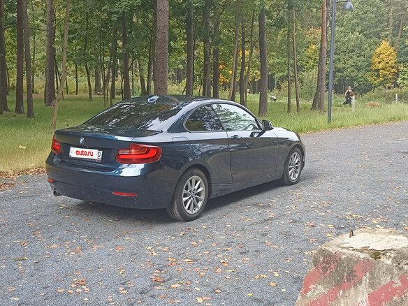 2014 BMW 2 серии 220i F22, синий, 1900000 рублей - вид 6