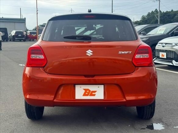 2022 Suzuki Swift V Рестайлинг, оранжевый, 750325 рублей - вид 6