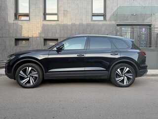 2019 Volkswagen Touareg III, чёрный, 4985000 рублей, вид 1