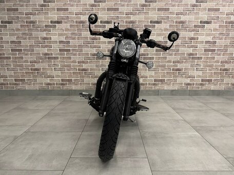 2018 Triumph Bonneville Bobber, красный, 1140000 рублей, вид 5
