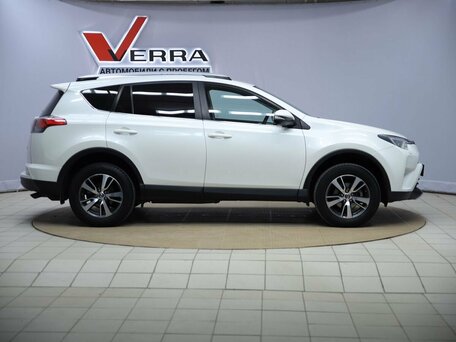 2017 Toyota RAV4 IV (XA40) Рестайлинг, белый, 1750000 рублей, вид 4
