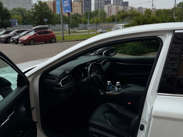 2020 Toyota Camry VIII (XV70), белый, 2870000 рублей - вид 9