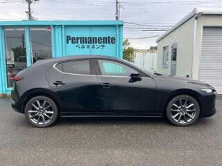 2023 Mazda 3 IV (BP), чёрный, 1300000 рублей, вид 2