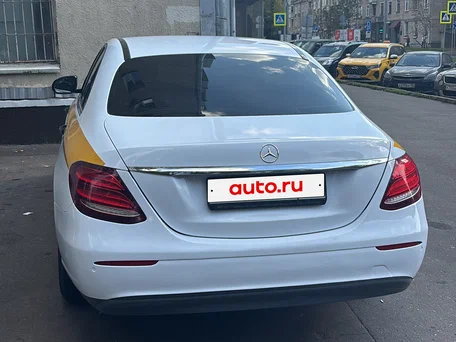 2019 Mercedes-Benz E-Класс 200 d V (W213, S213, C238), чёрный, 1530000 рублей, вид 4