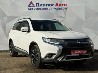 2021 Mitsubishi Outlander III Рестайлинг 3, белый, 2150000 рублей, вид 3