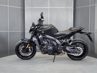2024 Yamaha MT-09 (FZ-09), чёрный, 1199000 рублей, вид 5