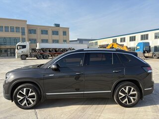 2023 Volkswagen Tayron I Рестайлинг, чёрный, 2450000 рублей, вид 3