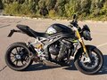 2021 Triumph Speed Triple, чёрный, 1200000 рублей - вид 2