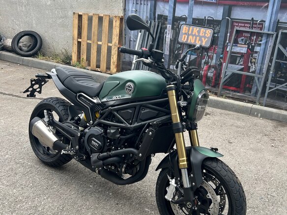 2023 Benelli Leoncino 800, зелёный, 630000 рублей - вид 1