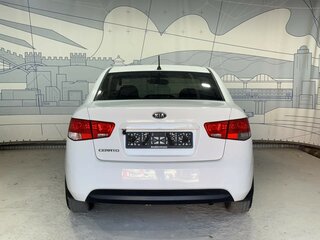 2009 Kia Cerato 4-speed II, белый, 700000 рублей, вид 4
