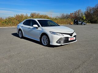 2018 Toyota Camry VIII (XV70), белый, 2780000 рублей, вид 1