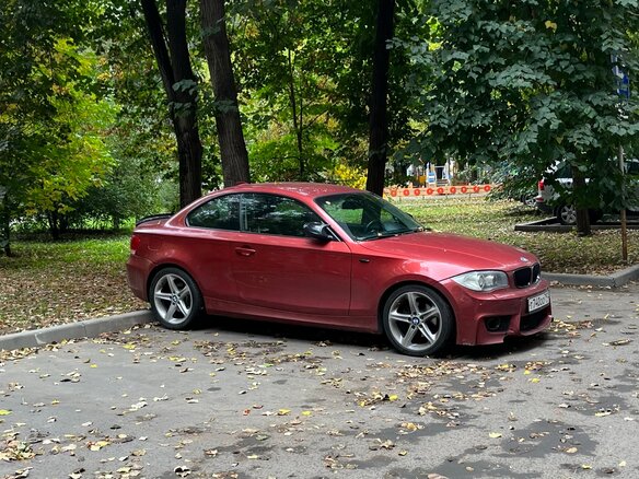 2008 BMW 1 серии 125i I (E81/E82/E87/E88) Рестайлинг, красный - вид 2